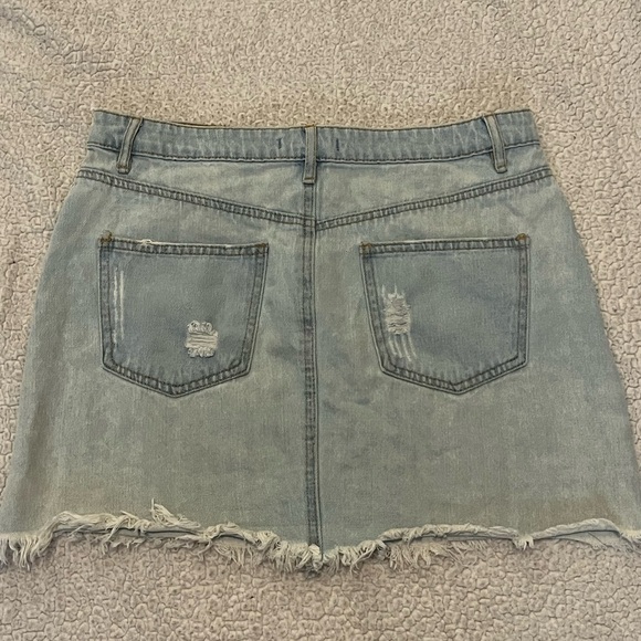 Forever 21 distressed denim skirt - Picture 3 of 3
